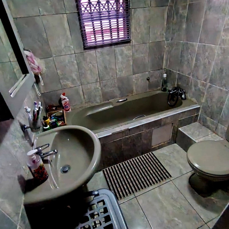 2 Bedroom Property for Sale in Mdantsane Nu 13 Eastern Cape